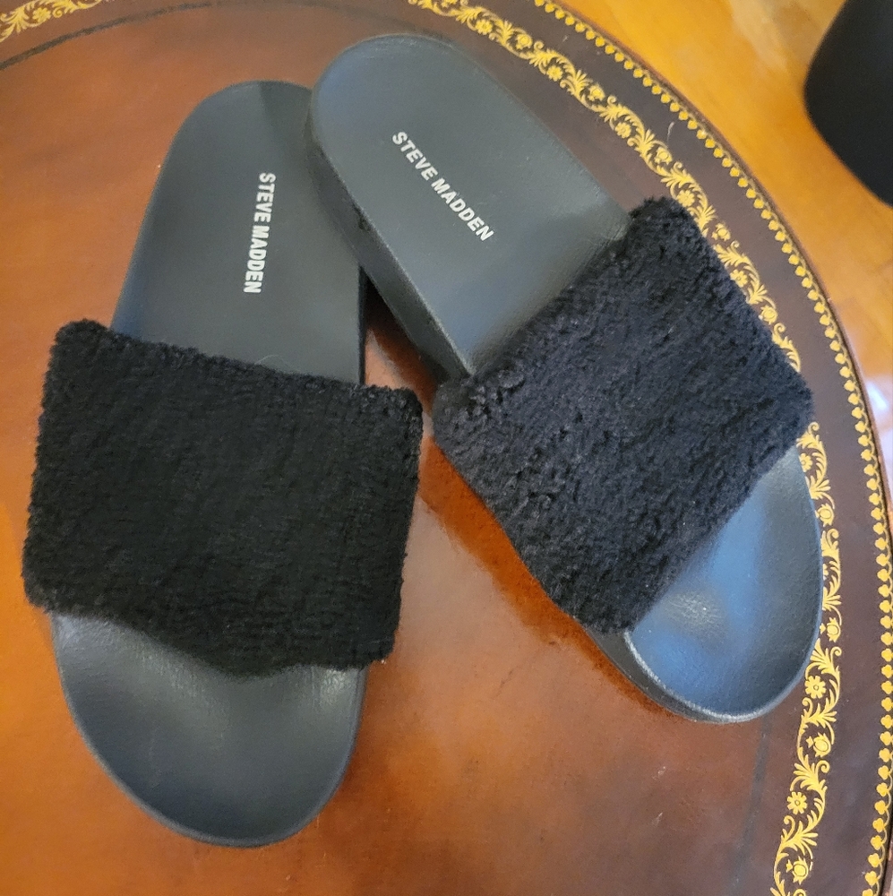 Steve Madden Faux Fur Sandals Size 9